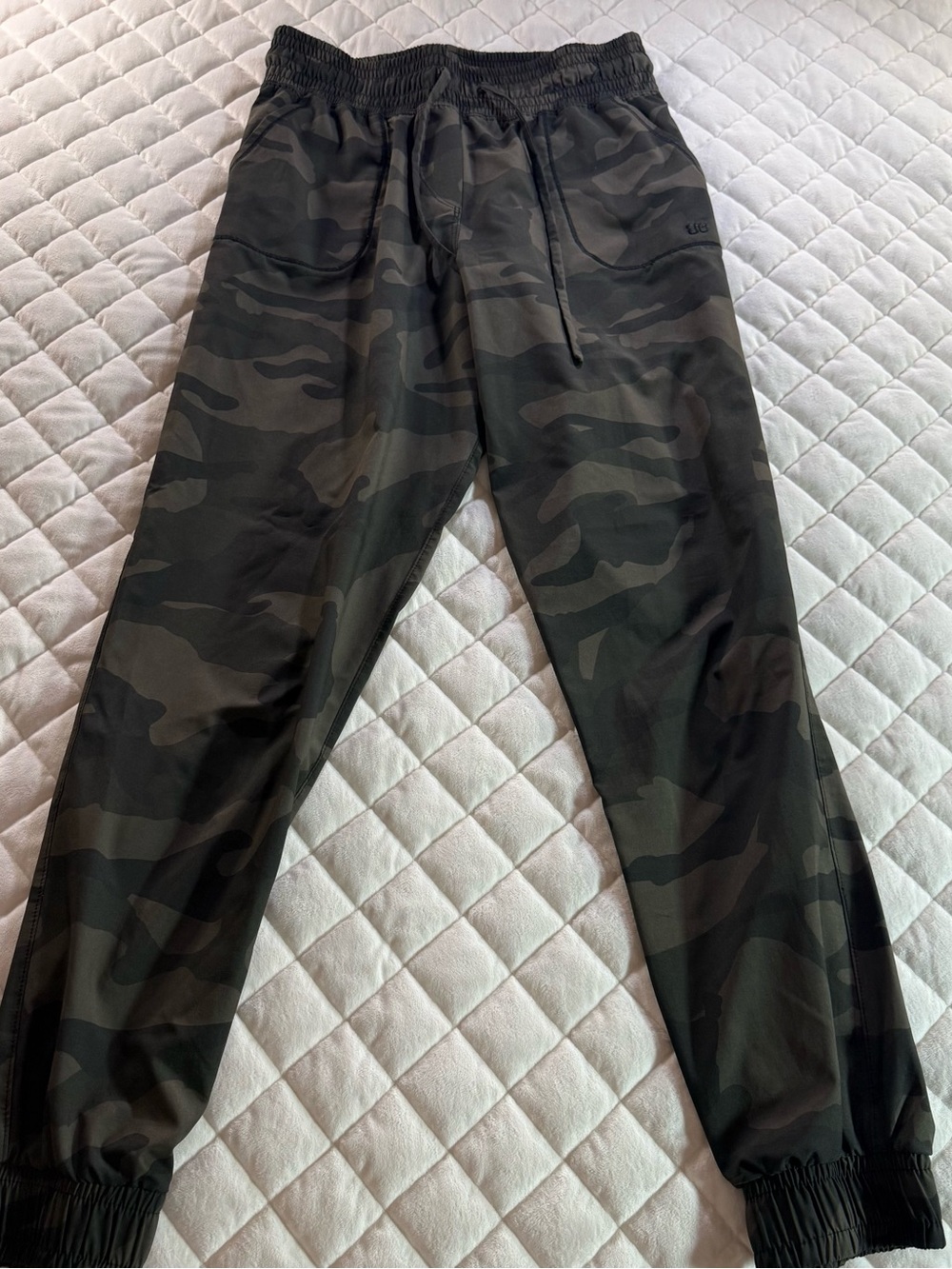 Albion Fit Camo Destination Joggers Medium Tall MT Green Camouflage Pants